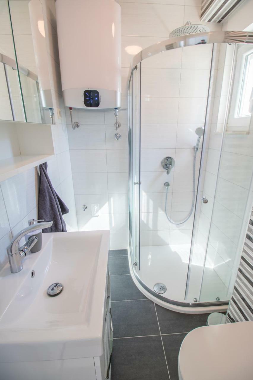 Mary Appartement Omiš Buitenkant foto